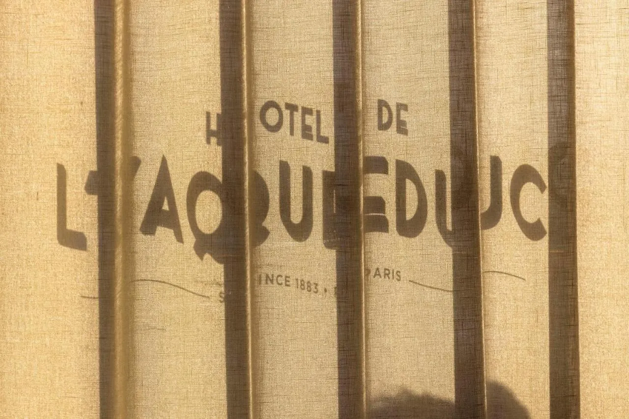 ***  Hotel De L'Aqueduc Paris França