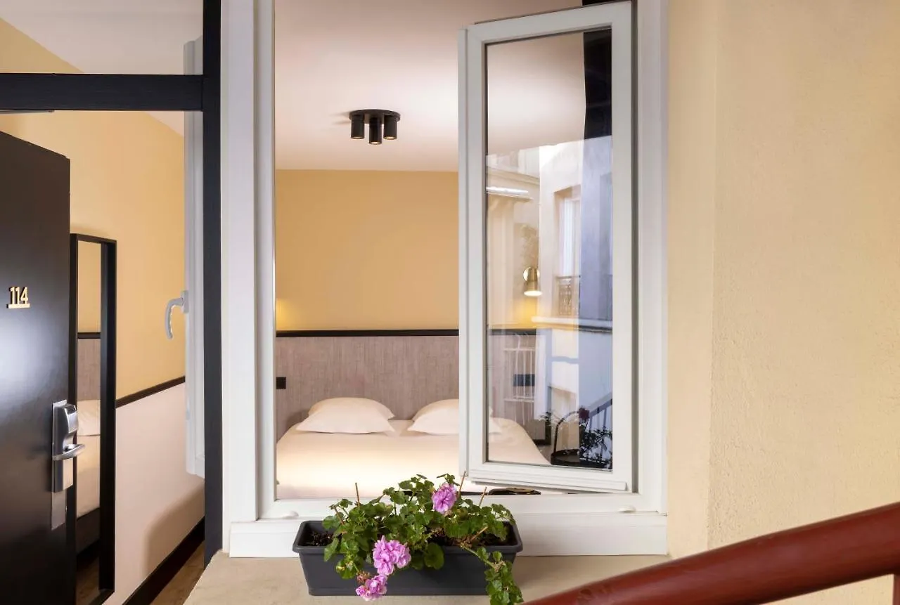 Hotel De L'Aqueduc Paris France